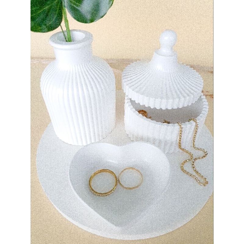 Bandeja, porta joia com tampa, porta joia coração e/ou vaso decorativo - para joias, objetos
