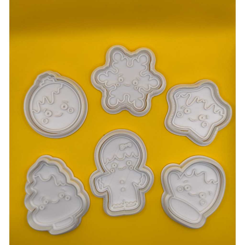 Kit Cortadores de Biscoito Natalinos - Papai Noel/Boneco de neve/Arvore de Natal - 6 Cortadores 5,5 - 7cm
