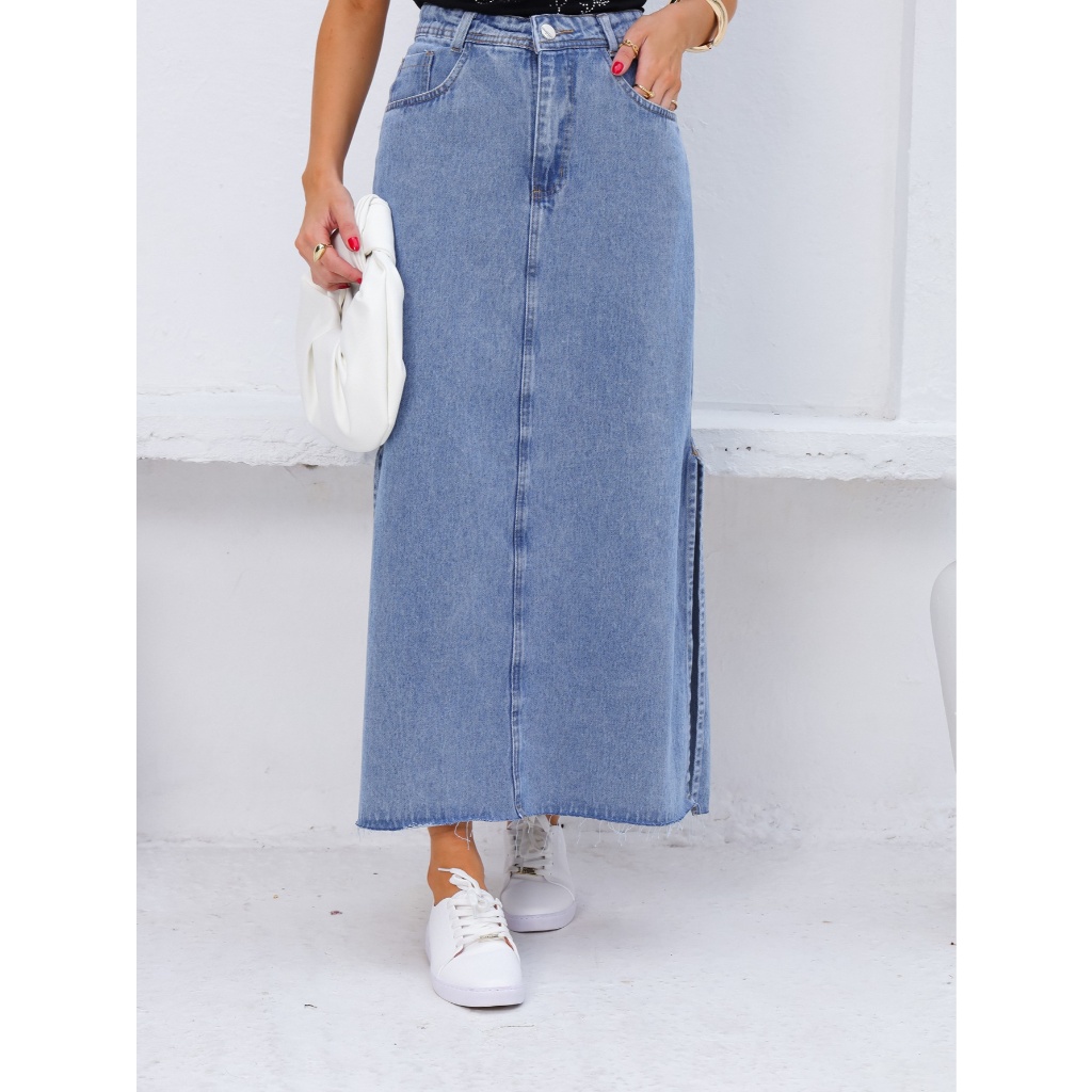 Saia longa jeans moderna, casual e versátil com fenda nas duas laterais, sem barra , comprimento 92 cm,tamanho 36-46 em Oferta na Shopee