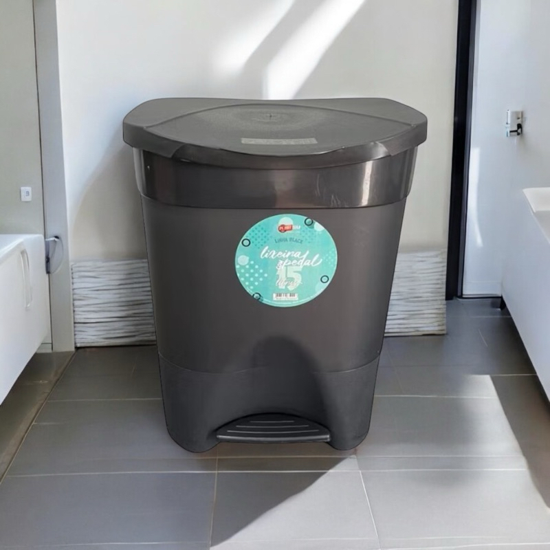 Lixeira C/ Pedal Preta 15 Litros Banheiro Cozinha Escritório Silver Black em Oferta na Shopee