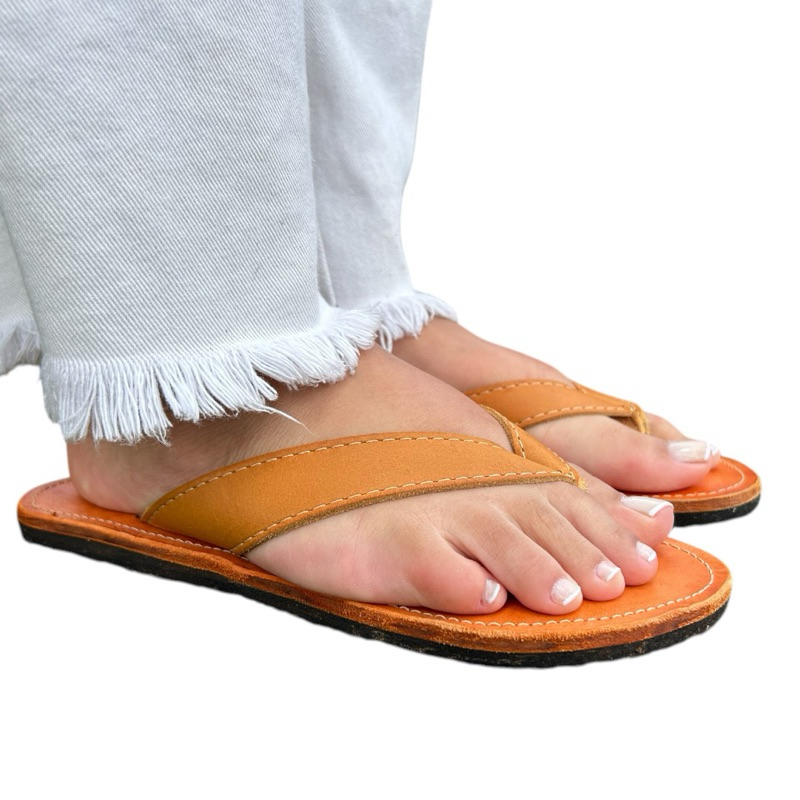 Chinelo Feminino Artesanal em Couro Legítimo | Solado Pneu Reciclado Antiderrapante em Oferta na Shopee