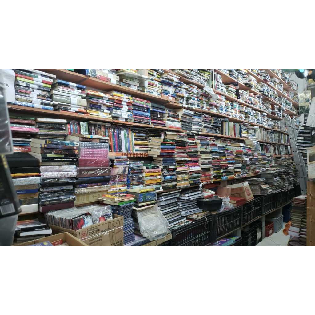 R$6,00 Livros Aleatórios Kit com 10 Livros Usados por R$ 60 Reais Se 1 Livro dos 10 Acertar o Alvo Já Valeu a Compra !!