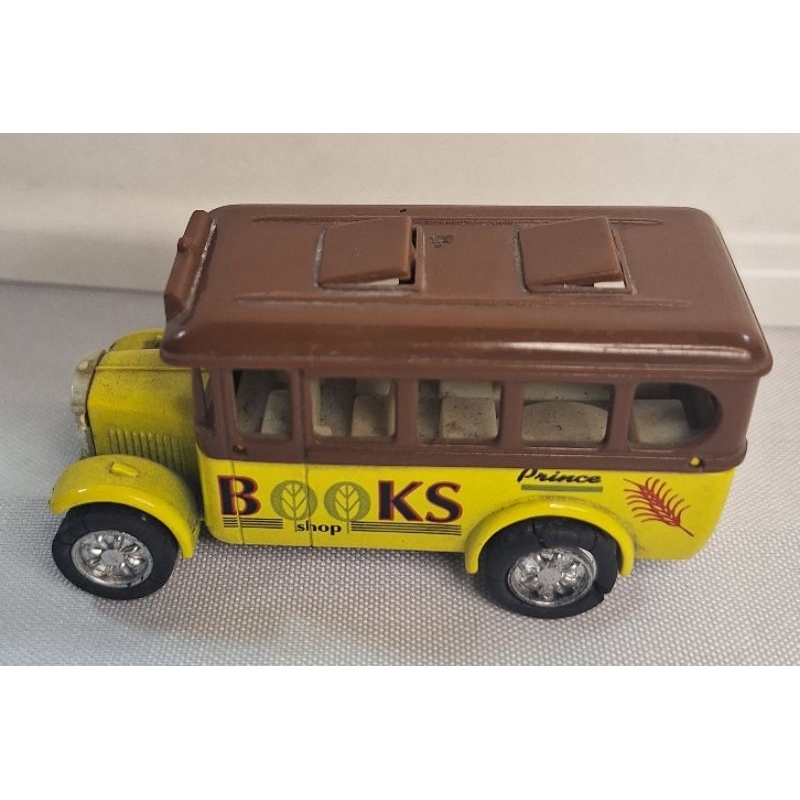 Miniatura de Carro Antigo Cadillac Calhambeque Charanga Furgão Colecionaveis