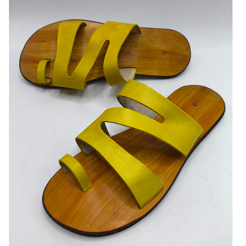 Sandalia Chinelo de Couro Rasteirinha Couro Legitimo Z Confortável Resistente Ant Derrapante