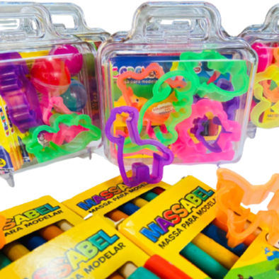 17 Maleta Acrilica + 17 Bolha De Sabao Bolinha + 17 Cortador + 17 Massinha de Modela Kit Lembracinha em Oferta na Shopee