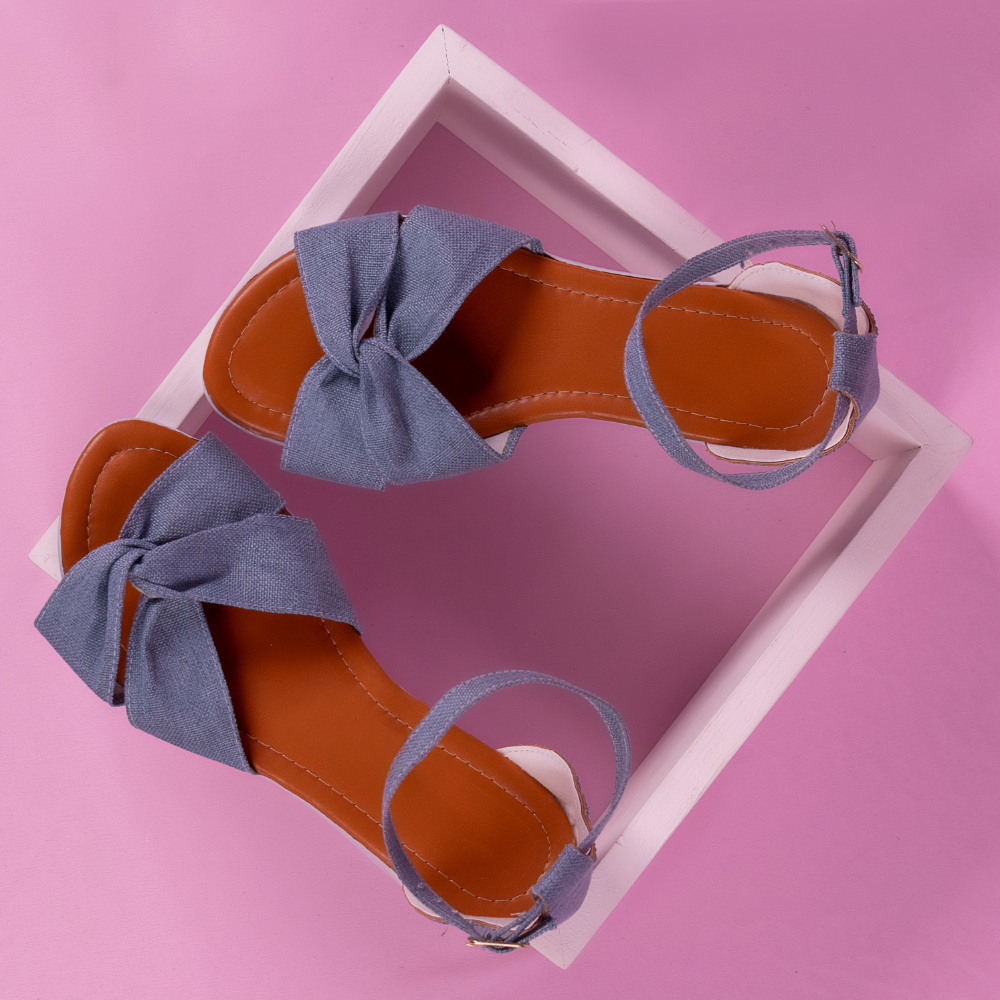 Sandália Feminina cores com detalhe de cruz macia sola tratorada casual fivela