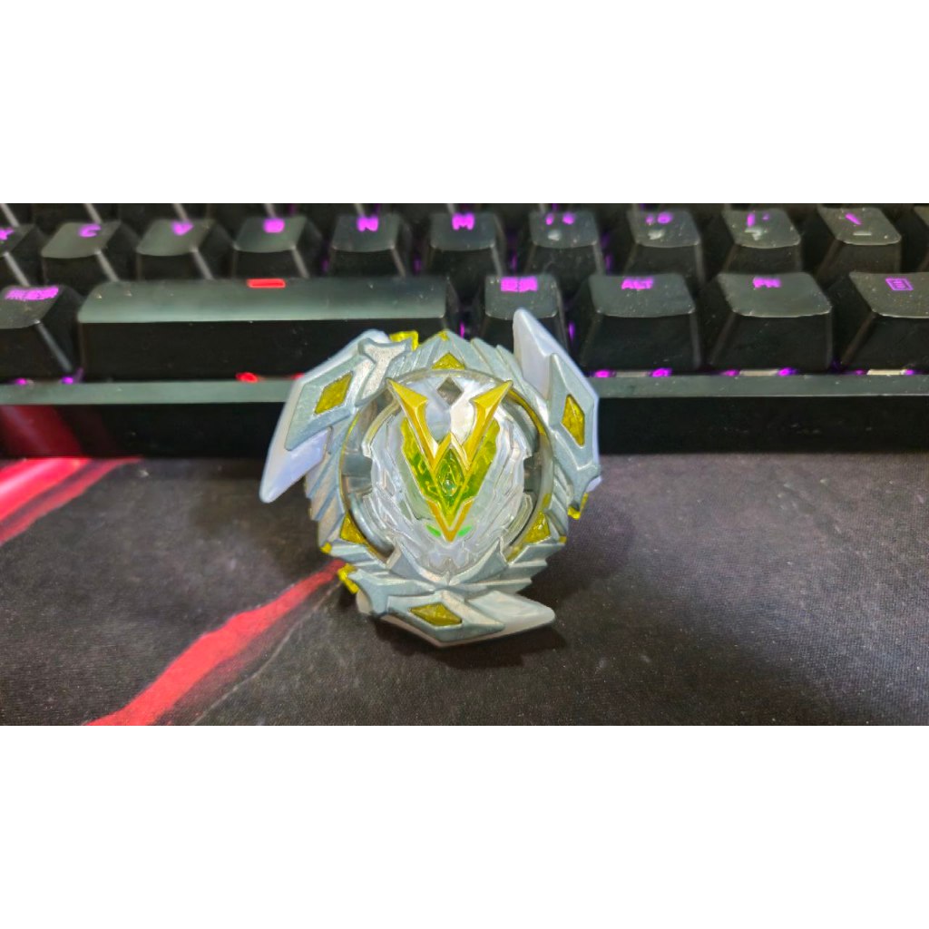 Beyblade burst Takaratomy Winning Valkyrie