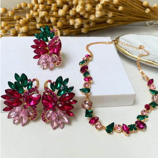 Brinco, colar e anel fúcsia, verde e rosa com banho de ouro brinco fucsia brinco fuschia brinco verde esmeralda dani