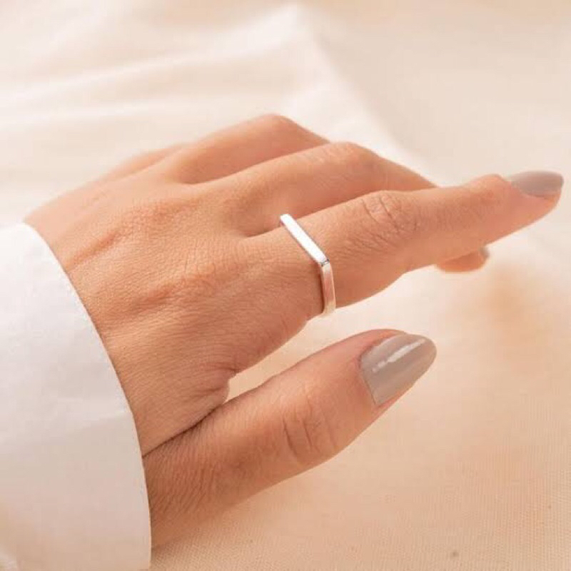 ANEL QUADRADO FEMININO ANEL XUXA LISO DELICADO BANHADO A PRATA 925 em Oferta na Shopee
