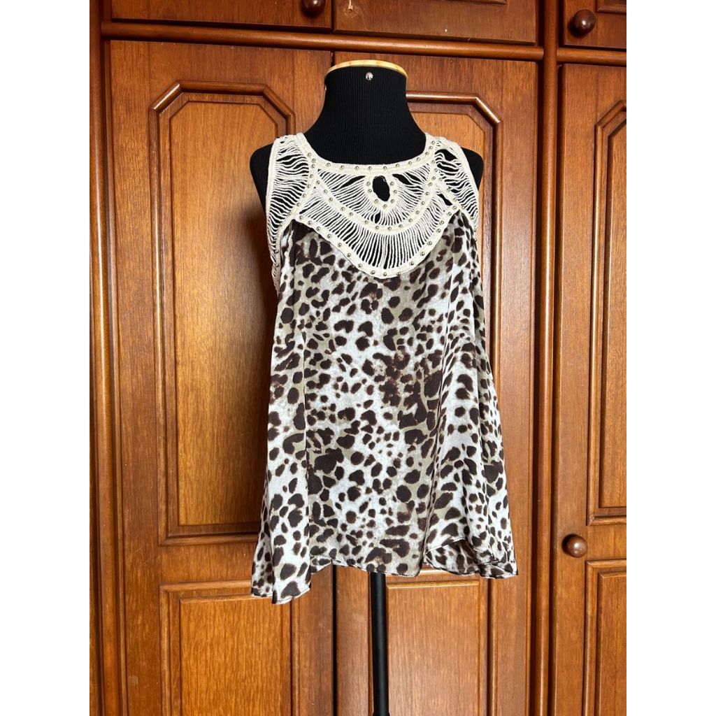 Blusa TAM M Cetim Regata Nadador Onça Linha Lã Crochê, brechó