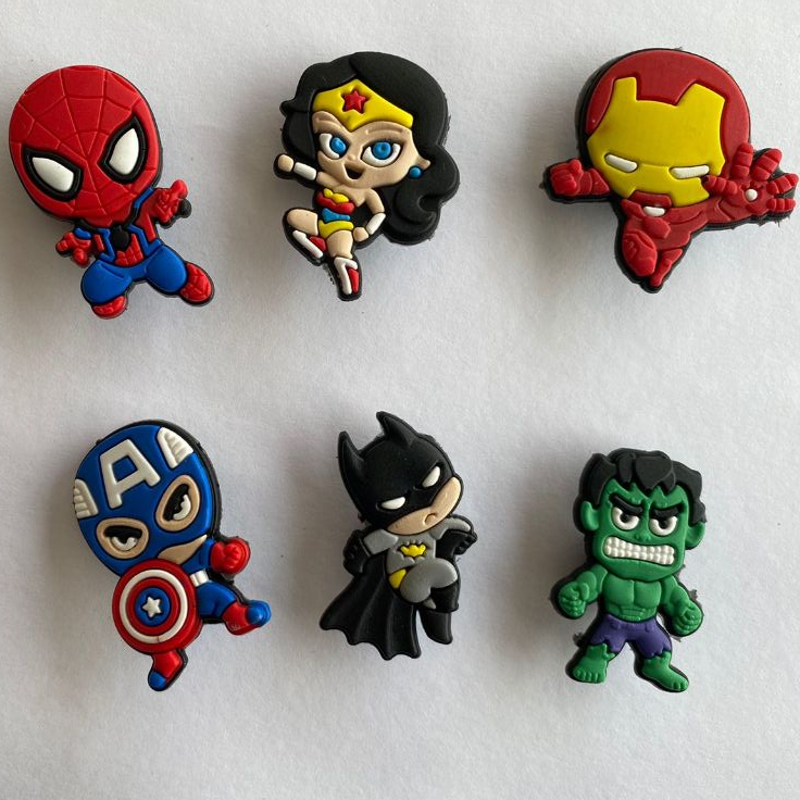 PIN ADAPTADOR PARA CALÇADOS 6 MODELOS DE SUPER HEROIS,  SENDO 1 DE CADA MODELO em Oferta na Shopee