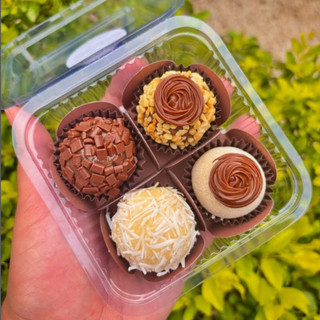 250 Embalagem (641) Brigadeiro Morango Cravejado Bolo Docinho Salgados 641 Slice Cake Quadrada 200ml 10,3x10,3x6,1
