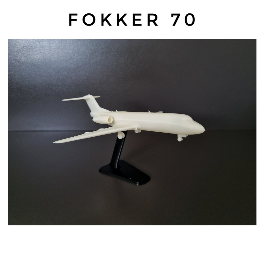 Avião Fokker 70 Maquete Escala 1:144 Plastimodelo