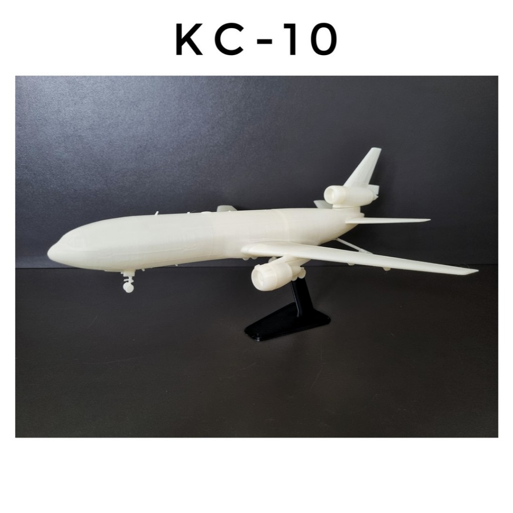 Avião Mcdonnell Douglas KC-10 Maquete Escala 1:144 Plastimodelo