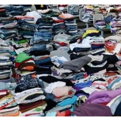 LOTE COM 50 PEÇAS DE ROUPAS FEMININO E MASCULINO ADULTO E INFANTIL BRECHO BAZAR TAMANHO E MODELOS VARIADOS