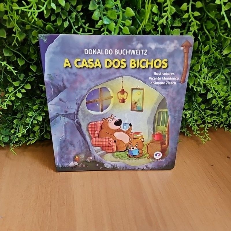 A Casa dos Bichos: Descubra o Mundo das Abelhas e Cupins com o Ursinho Explorador