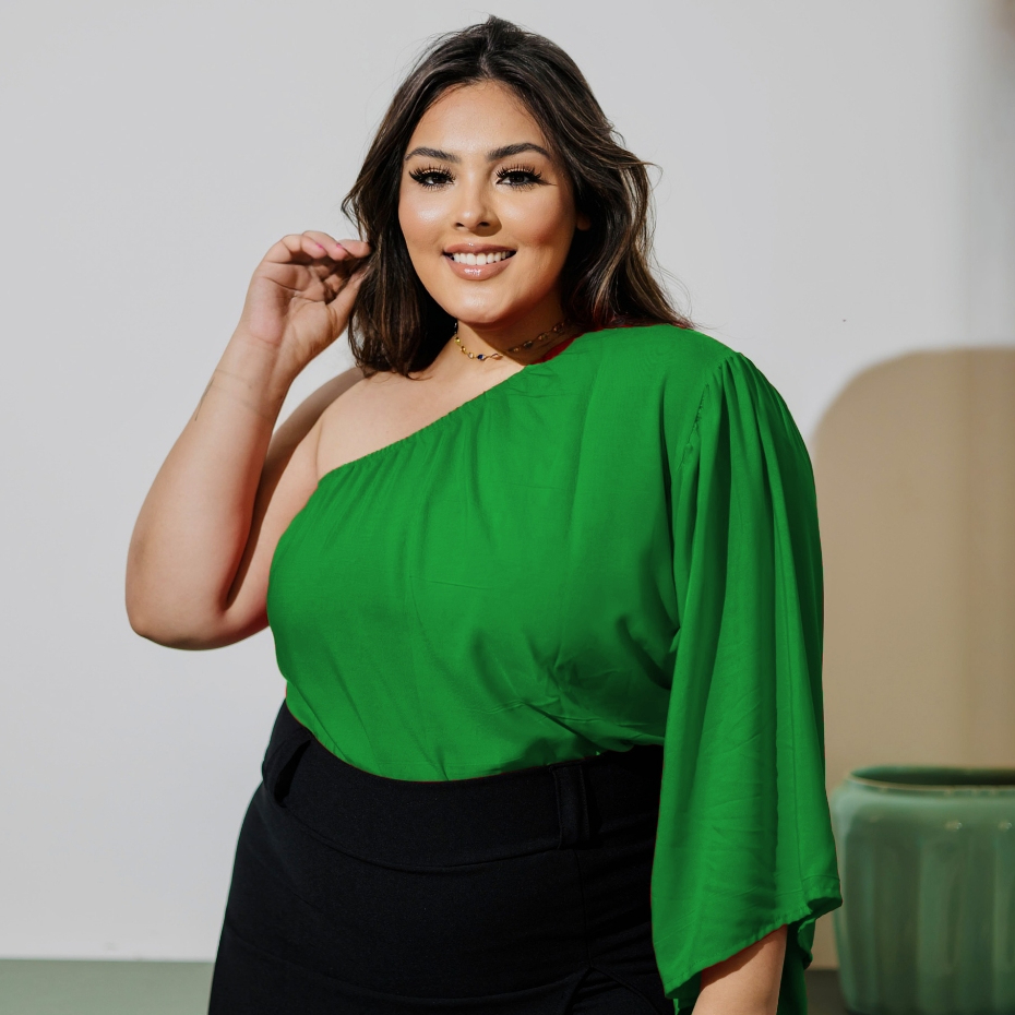 Blusa Feminina Plus Size Bata Soltinha Mula Manca Cropped Com Elástico Ajustável Manga Godê Balada