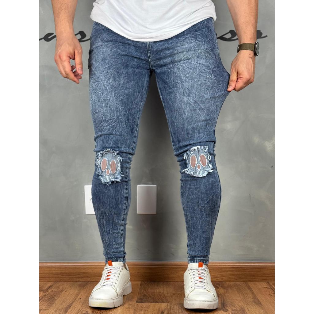 Calça Jeans Masculina Premium Super Skinny Detalhe Patche Caveira