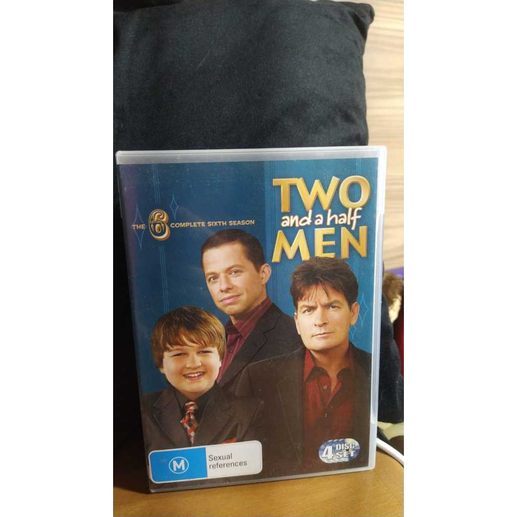 DVD Two and a halfa men the cpmplete sixth season 4 disc. D711