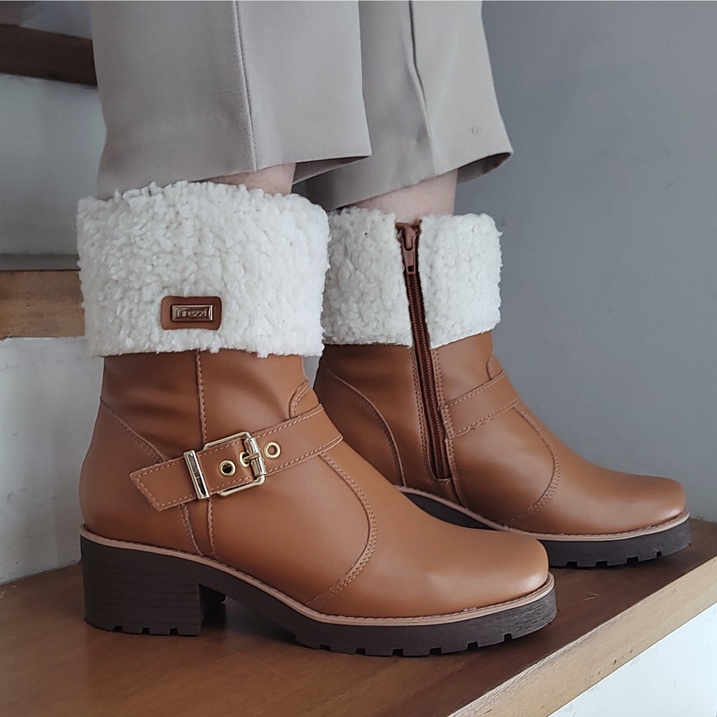 Bota Esquel Inverno Forrada Com Lã Pelinhos Coturno Feminino Neve