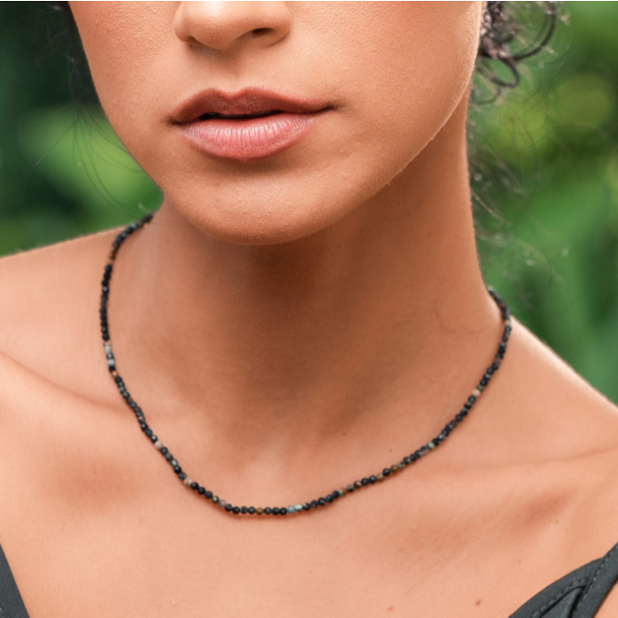 Colar Minimalista Facetado de Turquesa Africana com Fecho em  Prata 925 - Proteção e Boa Sorte