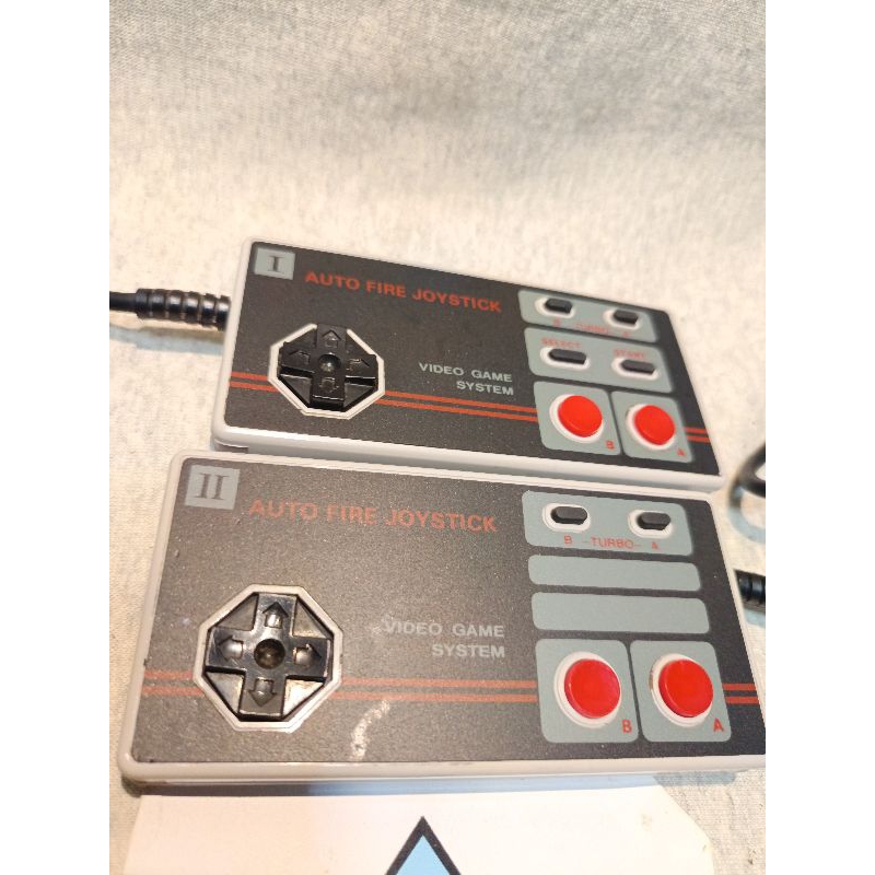 Par de controles do videogame bit system da Dismac. Ótimo estado