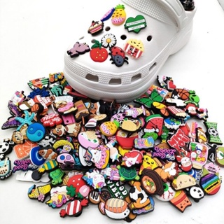 Kit 10 Cartoons Pins botons para Crocs Babuches em Oferta na Shopee
