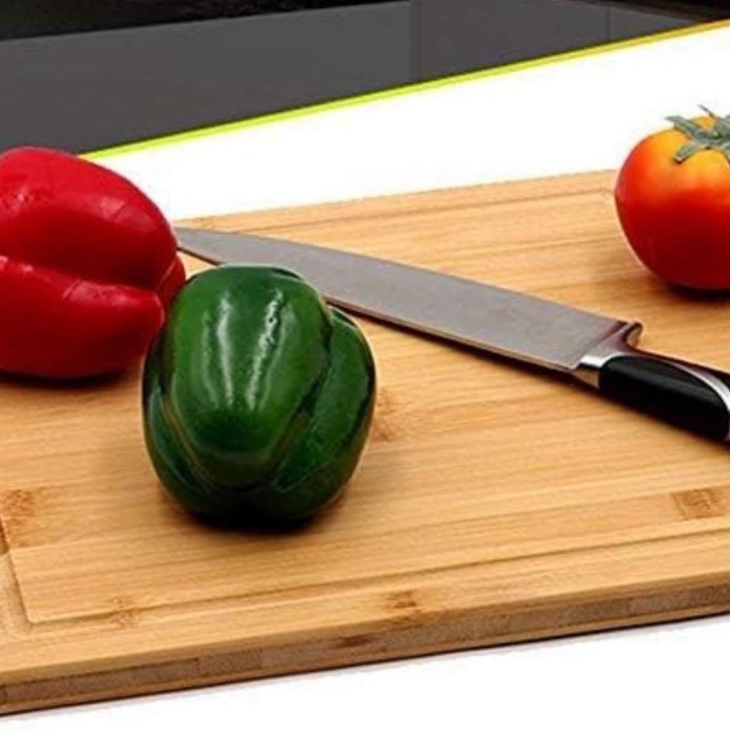 Tabua de Corte Multiuso em Bambu Ideal para Churrascos e Cozinha 30cmx20cm