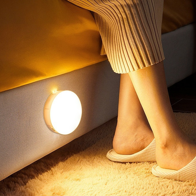Luminárias Lâmpada Led Sem fio  com Sensor Presença recarregável