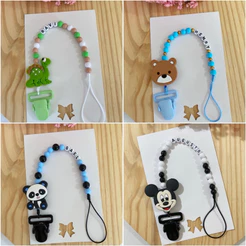 Prendedor de chupeta personalizado com nome e tema infantil para menina e menino