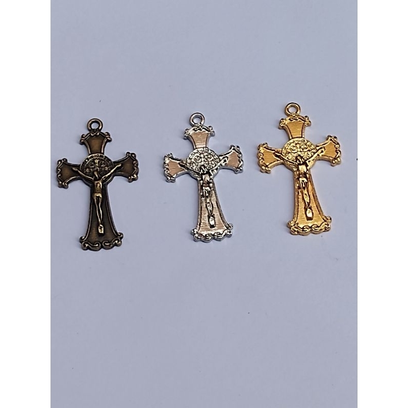 crucifixo de São Bento (kit com 10 crucifixos) em Oferta na Shopee