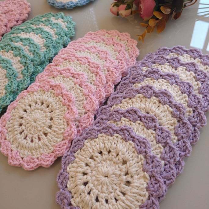 Kit 2 Sousplat Supla Descanso Porta Copos de Crochê Decoração Cozinha Mesa de Jantar Suplat Crochet