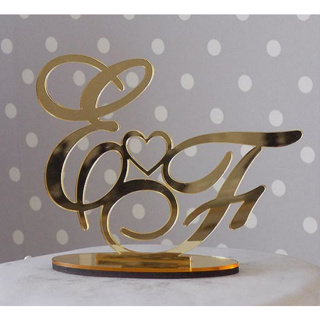 Topo de bolo em acrilico iniciais em Oferta na Shopee