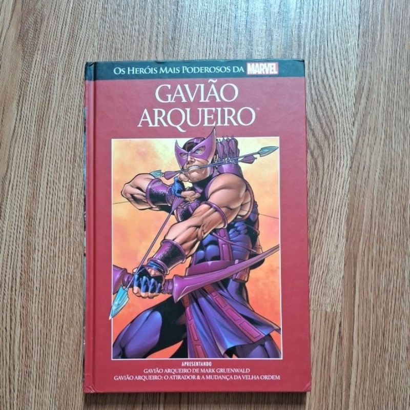 HQ 9 GAVIÃO ARQUEIRO SALVAT CAPA VERMELHA
