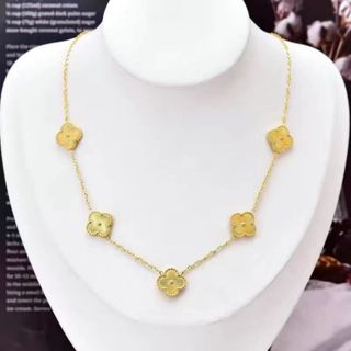 Colar de madrepérola dupla face em aço titânio banhado a ouro 18K, trevo de quatro folhas que não desbota em Oferta na Shopee