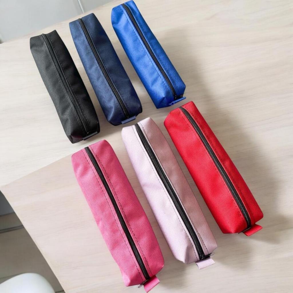 Estojo Escolar Nylon C/1 Zíper Material  Escolar-- ESTOJO ESCOLAR 2025-(1 ZÍPER)