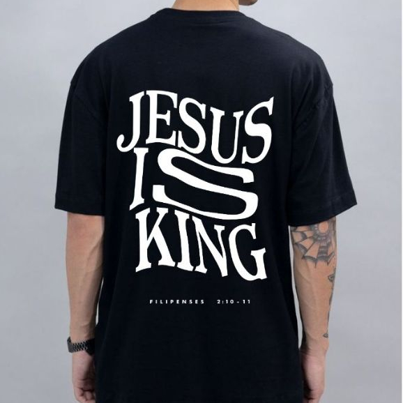 Camiseta Oversized Unissex Frase Jesus É Rei Moda Verão Casual Tecido Flanelado Bom Caimento Style Streetwear