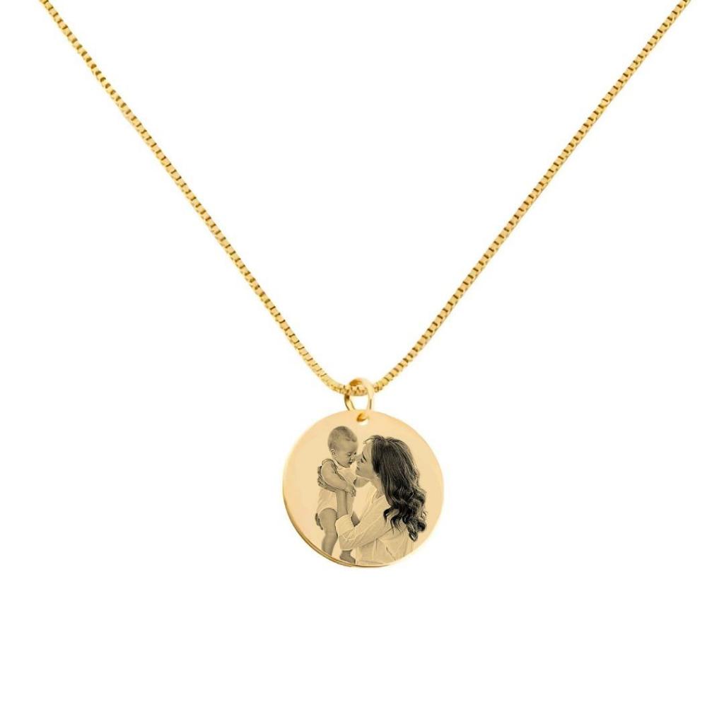 Colar cordão feminino pingente personalizado com foto gravação e nome banhado a ouro 18k Família em Oferta na Shopee