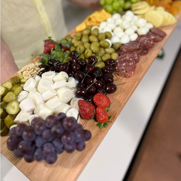 Tabua Corte Churrasco Petisqueira Madeira Mesa Posta E Frios 70x26cm em Oferta na Shopee