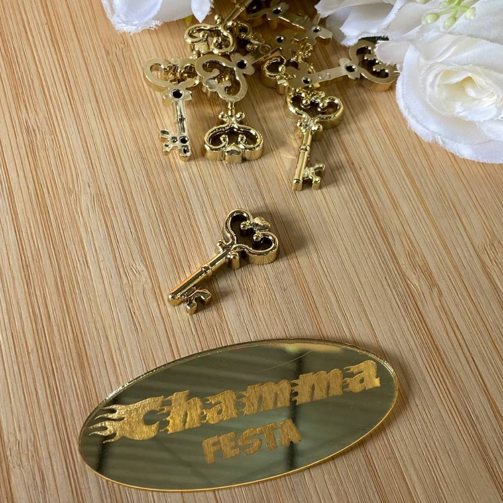 Aplique Chave dourada 1,5cmx3cm 10 Unid Ou Mais em Oferta na Shopee