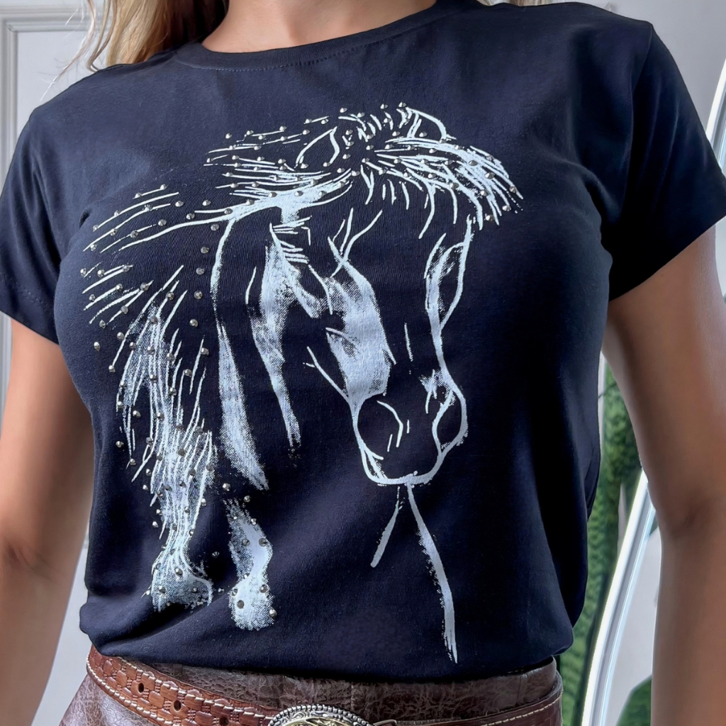 T-shirt Feminina Country Blusa Cavalos Camiseta Cowgirl Vermelha Moda Country Estampa Cavalos Rodeio