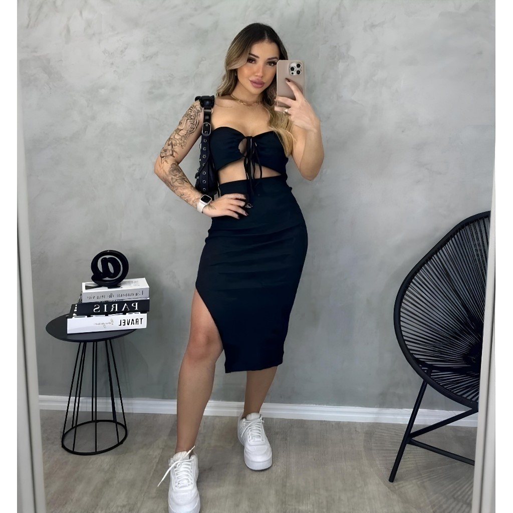 Conjunto Canelado Saia Midi com Fenda Lateral e Top Cropped de Amarrar Multiformas Verão Clout Tricô