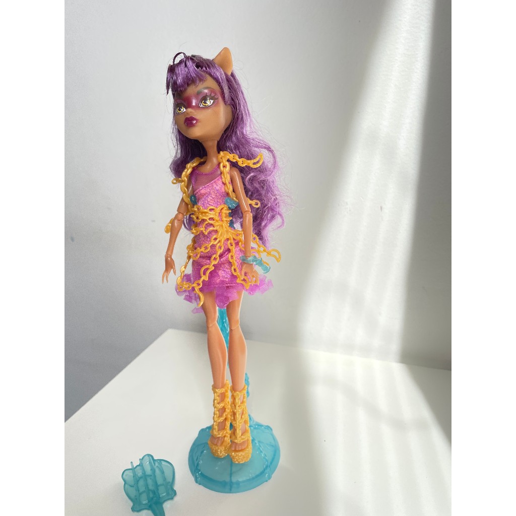 USADO - Monster High Boneca Clawdeen Wolf 1 Haunted com Escova Mattel - em ótimo estado