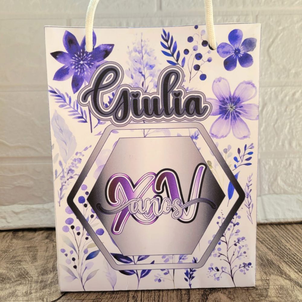 15 anos Bolsas Personalizada de Papel  Sacolinha para Debutante Roxo com Lílas e Prata. Lembrancinha.Mimo.