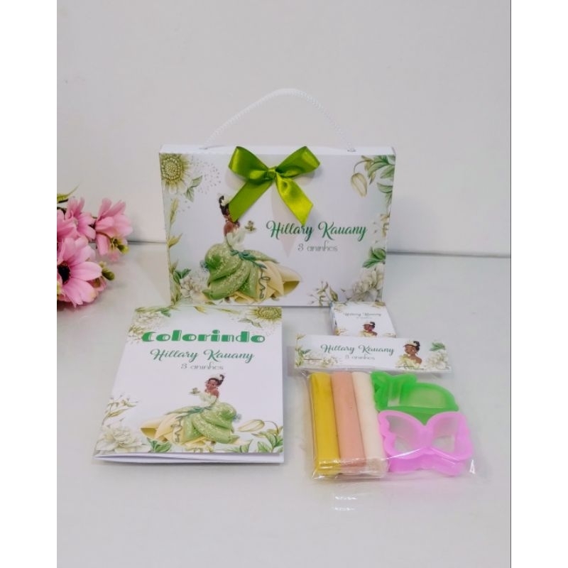 Maletinha Personalizada Kit Diversão Lembrancinha para Festa A Princesa e o Sapo Princesa Tiana