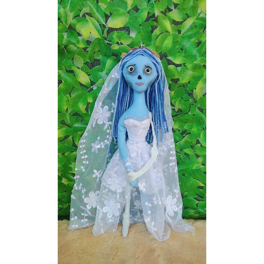 Boneca em feltro a noiva cadaver filme desenho animaçao tim burton Corpse Bride Emily noiva cadaver maggot larva terror