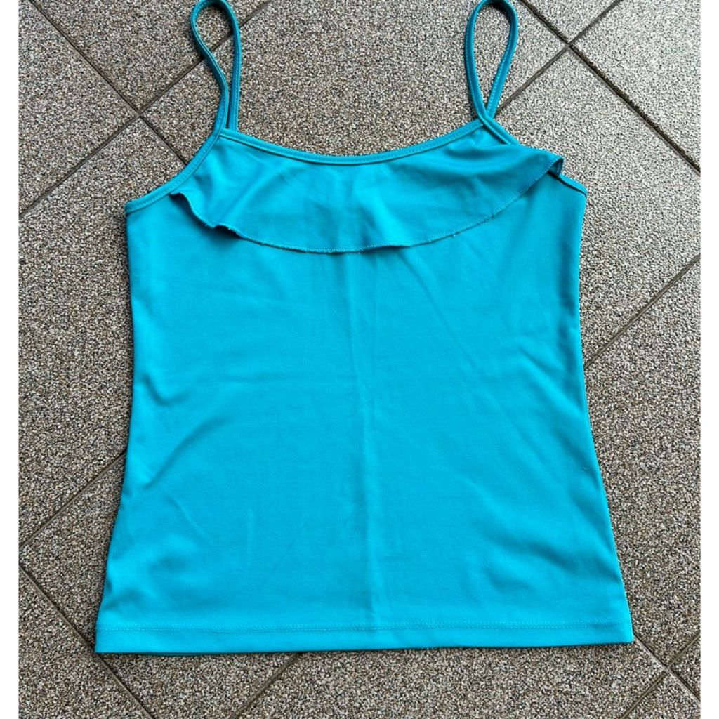 blusa azul de alcinha com babado no peito - tamanho: M (bazar - brechó - desapego)