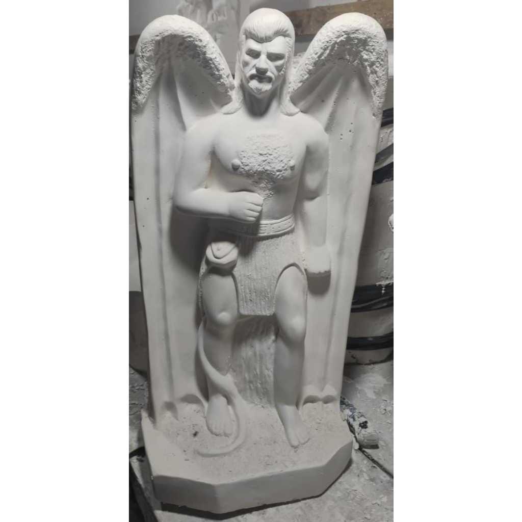 Exú Morcego 70 cm Gesso Crú
