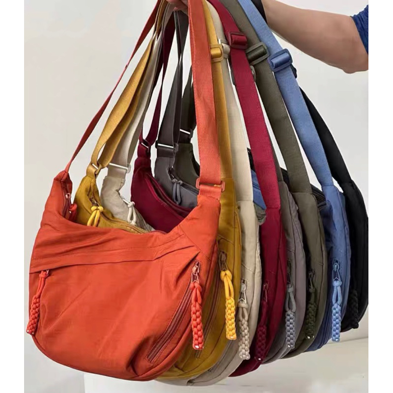 (0006) Bolsa tiracolo de náilon versátil e leve Estilo universitário casual simples, em Oferta na Shopee