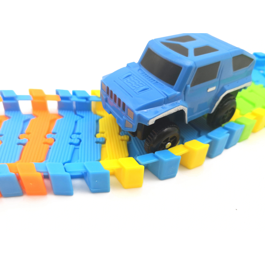 Carrinho de Pista Trilha Maluca Jipe 4x4 Carro Variedade Universal Conjunto de Corrida Pista Carro